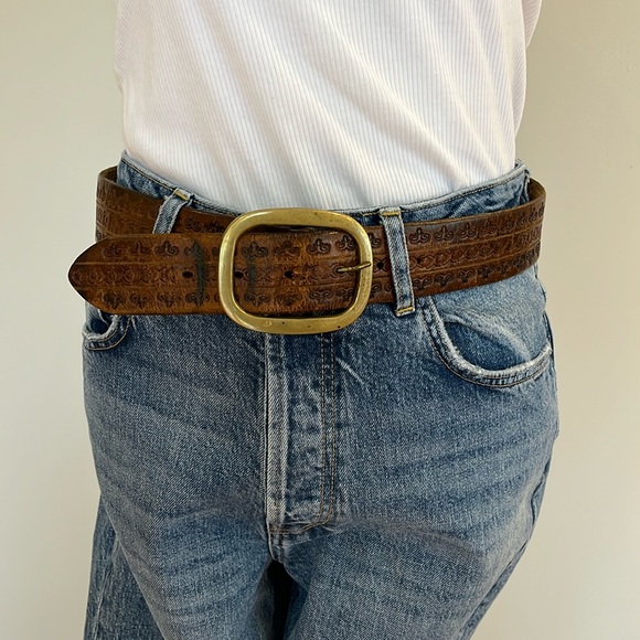 Vintage Other - SOLD Vintage brown tooled leather brown belt with brass buckle size 31-36